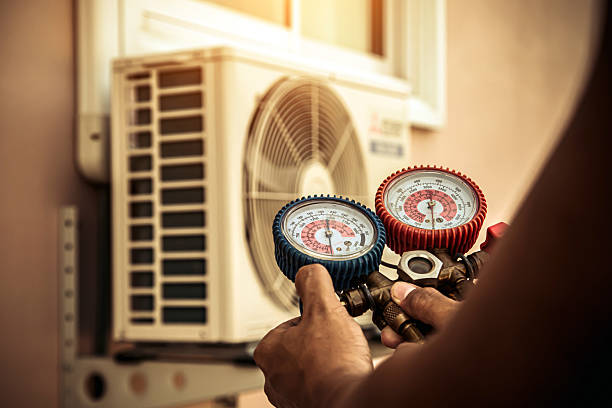 Professional Hvac technician working in White Lake, MI